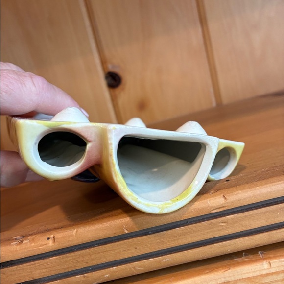 Vintage Ceramic Wall Pocket with Roses - Picture 7 of 9